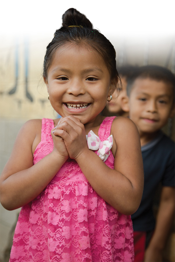 2x3_600x900_living_magazine_summer_2015_healing_hands_guatemala_little_girl_us_english_web.jpg 2x3_600x900_living_magazine_summer_2015_healing_hands_guatemala_little_girl_us_english_web.jpg