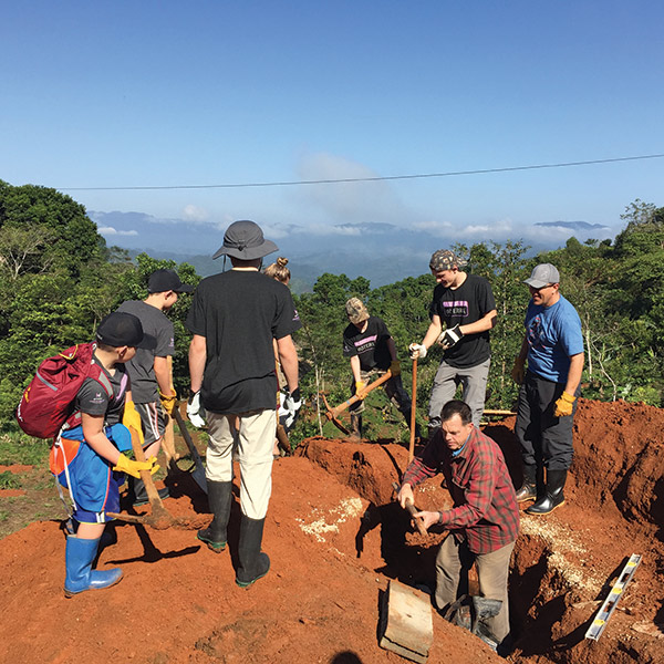 1x1_600x600_living_magazine_summer_2015_healing_hands_group_digging_ditch_us_english_web.jpg 1x1_600x600_living_magazine_summer_2015_healing_hands_group_digging_ditch_us_english_web.jpg
