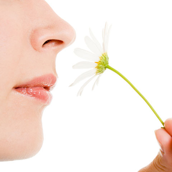 1x1_600x600_Woman_Smelling_Flower_us_en_web.jpg