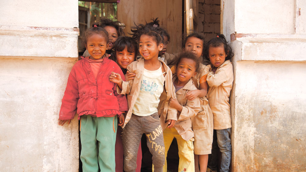 stay-alive-reach-the-children-16x9.jpg stay-alive-reach-the-children-16x9.jpg